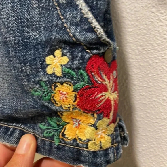 Lilu juniors denim shorts with flowers on them - Picture 3 of 10